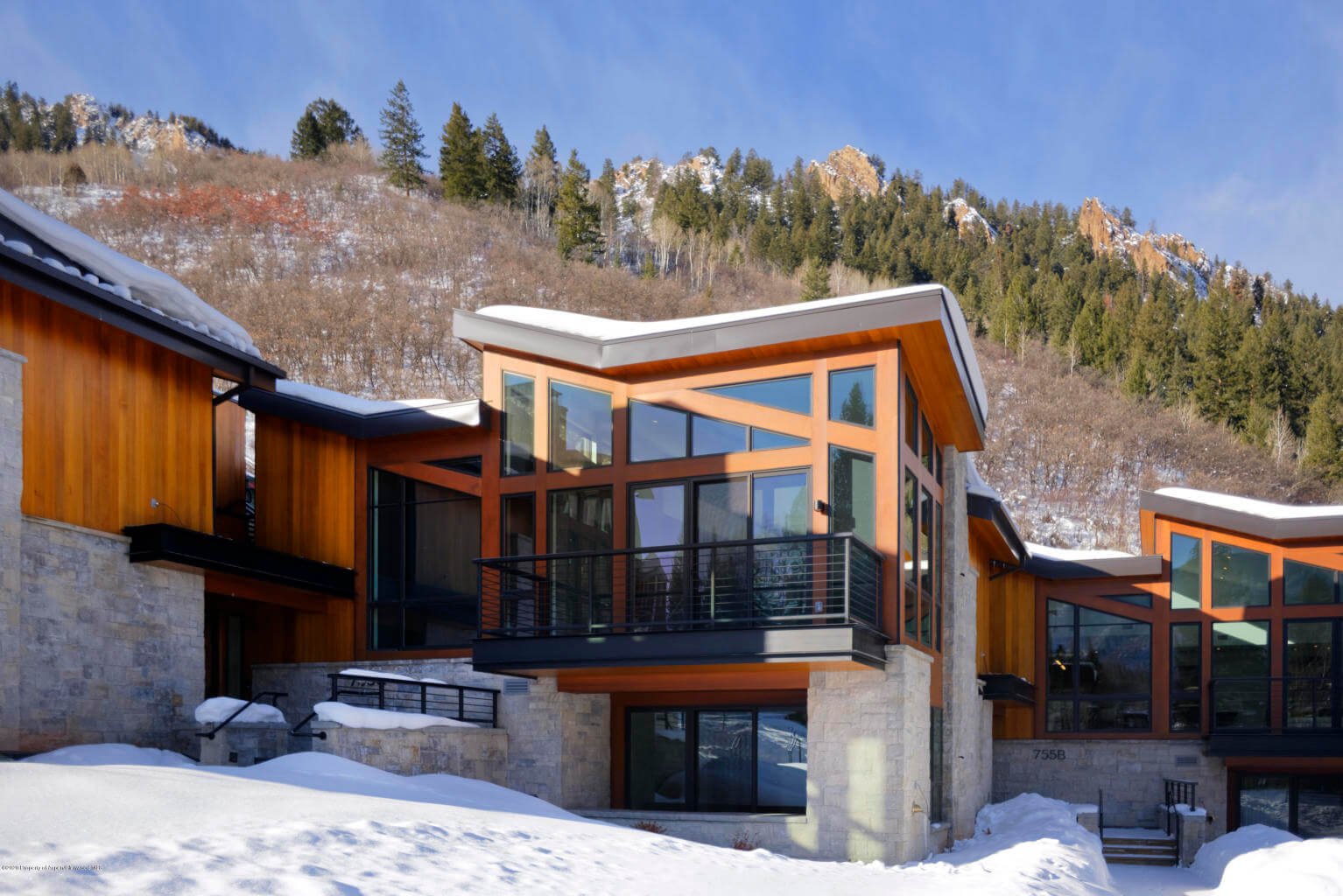 OneAspen Townhome at 755 S Aspen St Unit B Sells for $13.89M/$2,346 SF Unfurn. Image